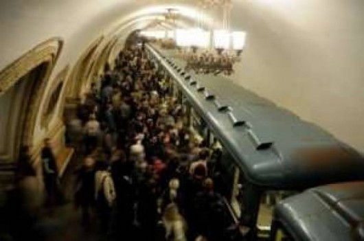 Bakı metrosunda HƏYƏCAN: 65 yaşlı kişi intihar etdi