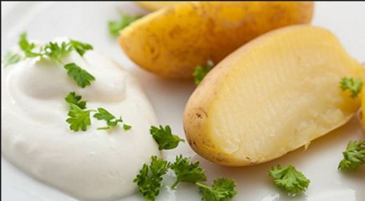 İnternetdə rekordlar qıran məşhur diet: Kartof Qatıq Pəhrizi ilə 3 Gündə 5 Kilo arıqlayın!