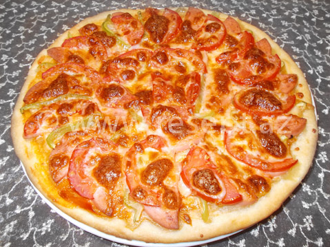 Kolbasalı pizza