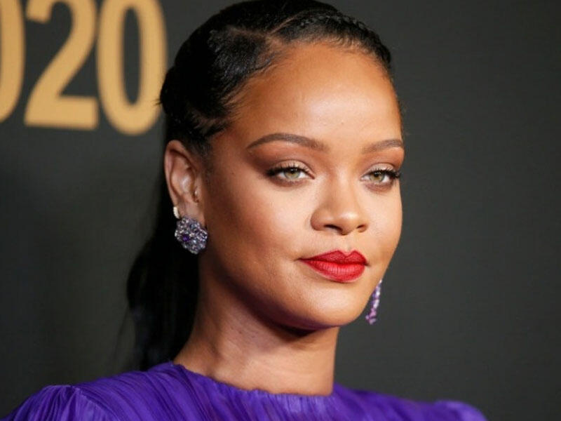 Rihanna milli qəhrəman elan edildi