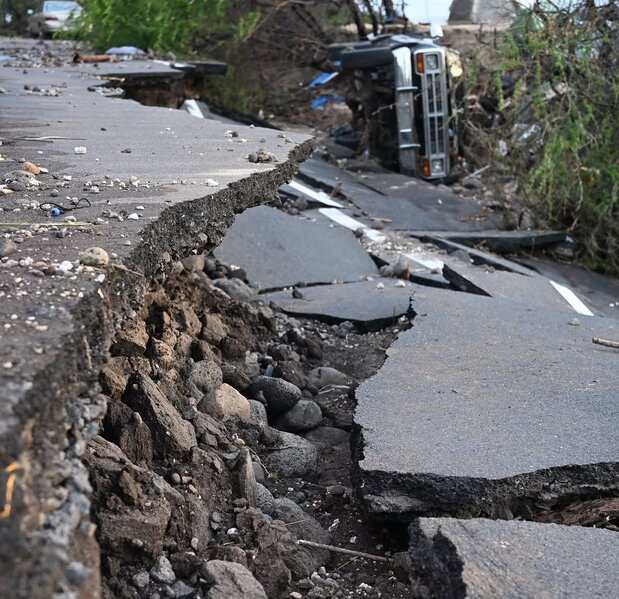 Hollivud ulduzu təhlükəli ərazidən çıxarıldı - Fotolar