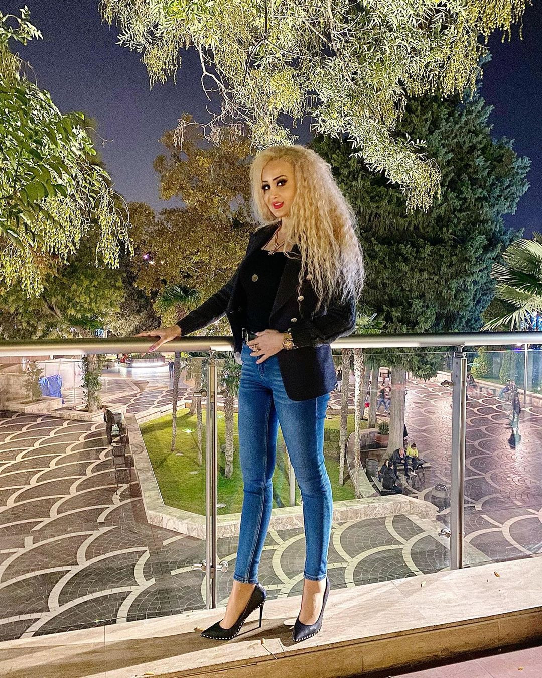 Məleykə Əsədovanın bu şəkilləri lağa qoyuldu - "Özünü "Barbi"yə oxşadır"