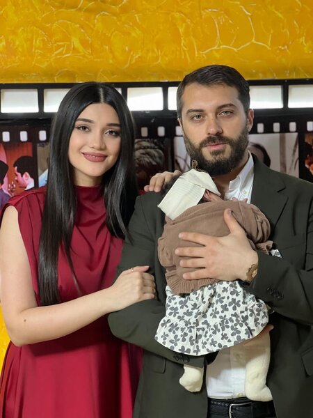 Üçüncü dəfə ata olan aktyor qızını göstərdi - FOTOLAR