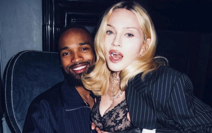 Madonna 29 yaşlı nişanlısına ərə gedir