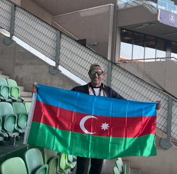 Məşhur müğənni 'Qarabağ'ı dəstəkləmək üçün Budapeştə getdi - FOTOLAR