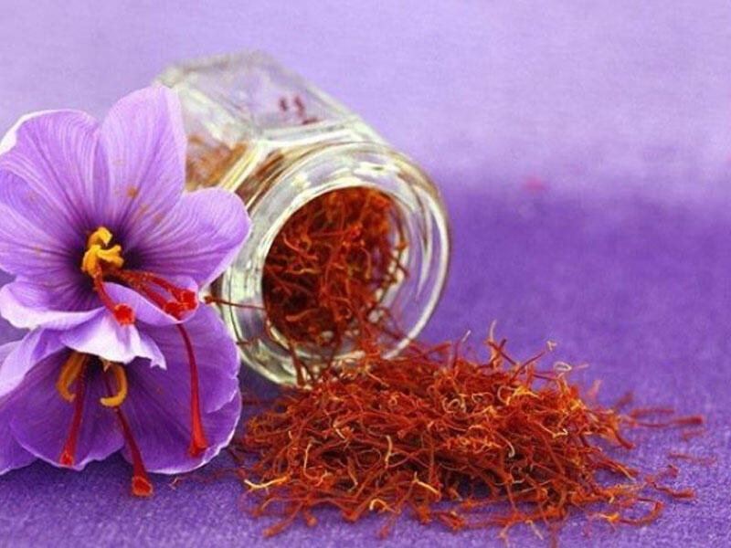 Zəfəranın MÖCÜZƏLƏRİ - ürəyi sağaldır, xərçəngdən qoruyur, potensiyanı artırır
