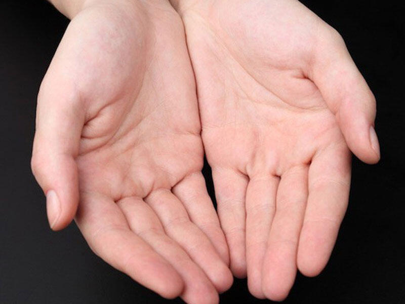 Əlləriniz tez-tez tərləyirsə... SƏBƏBLƏR