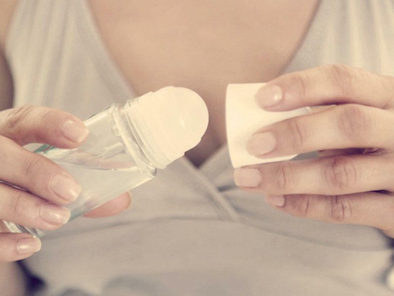 Həkimlərdən xəbərdarlıq: Dezodorantlardan düzgün istifadə etmirsiniz