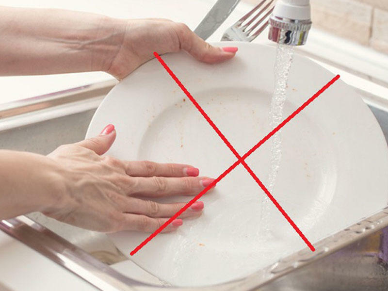 Qabları yuyanda bir çox qadınların etdiyi 4 SƏHV