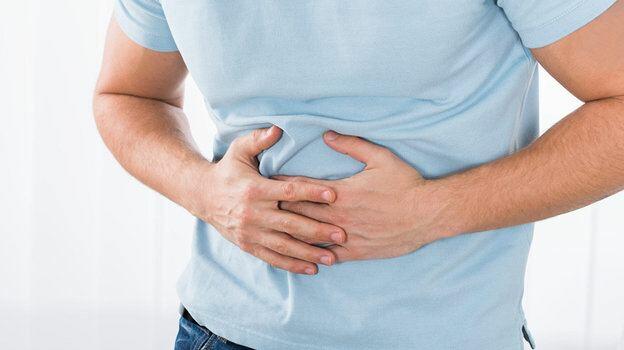 Həkim xərçəngin beş erkən simptomunlarından danışıb