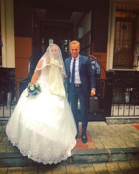 Cinsiyyətini dəyişdirən aktrisanın evlilik sevinci - FOTOLAR