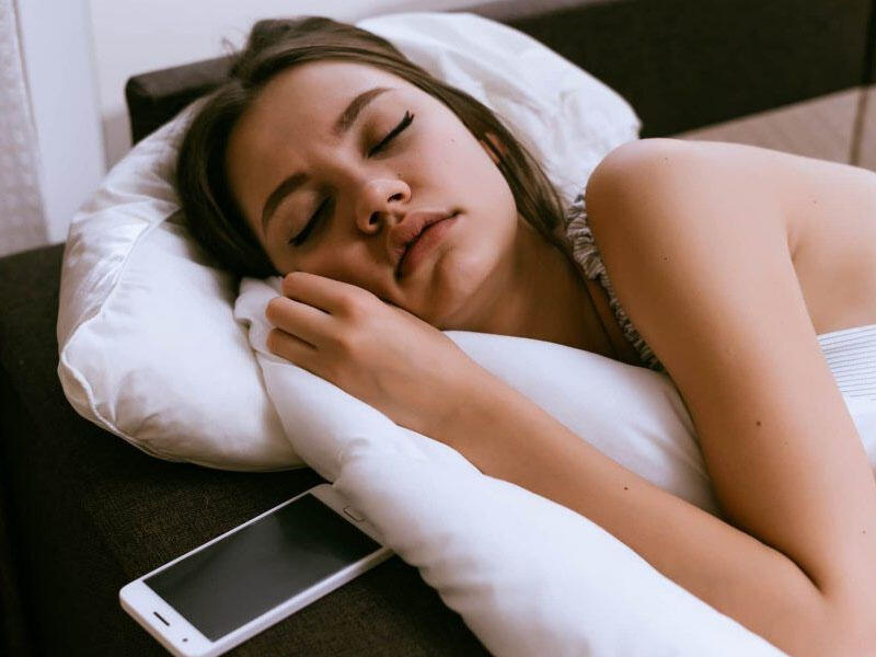 Telefonu yanına qoyub yatanlar dəli ola bilər