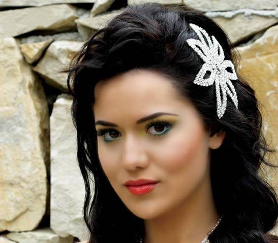Fahriye Evcen haqqında