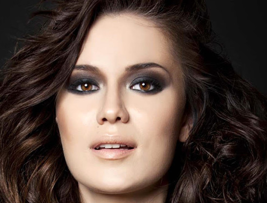 Fahriye Evcen haqqında