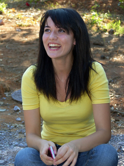 Fahriye Evcen haqqında
