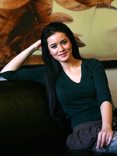 Fahriye Evcen haqqında