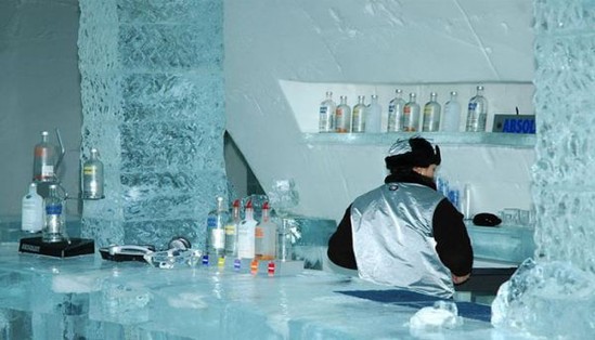 Buzdan hazırlanmış otel