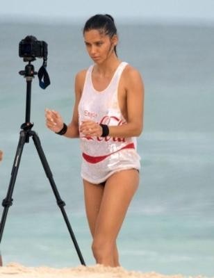 Adriana Limadan alt paltarsız