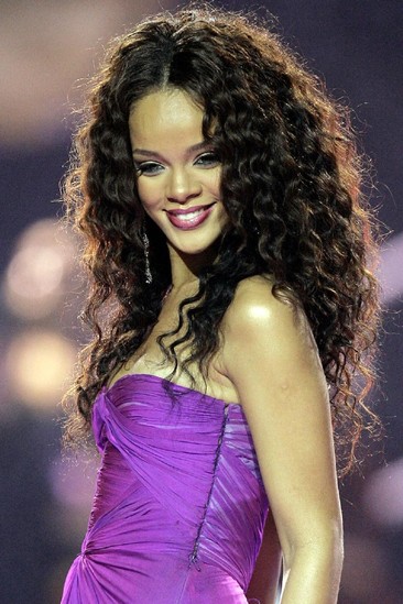 Rihannadan 9 fərqli saç stili