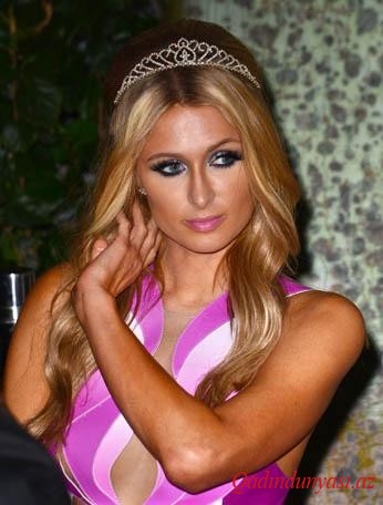 Paris Hilton ad günündə alt paltarı geyinmədi