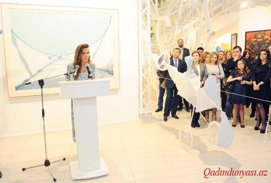 Leyla Əliyeva sərgidə