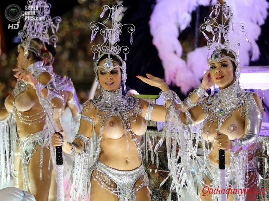 Braziliyada karnaval keçirilir - Fotolar