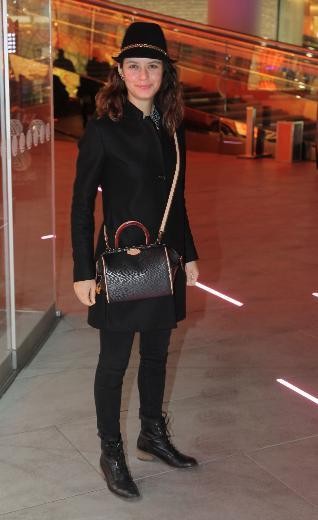 Beren Saat bu dəfə də makiyajsız görüntüləndi
