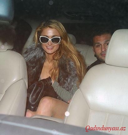 Paris Hilton mini paltarı ilə pis vəziyyətə düşdü