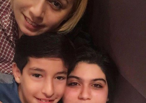 Roza Zərgərli övladları ilə - FOTOLAR