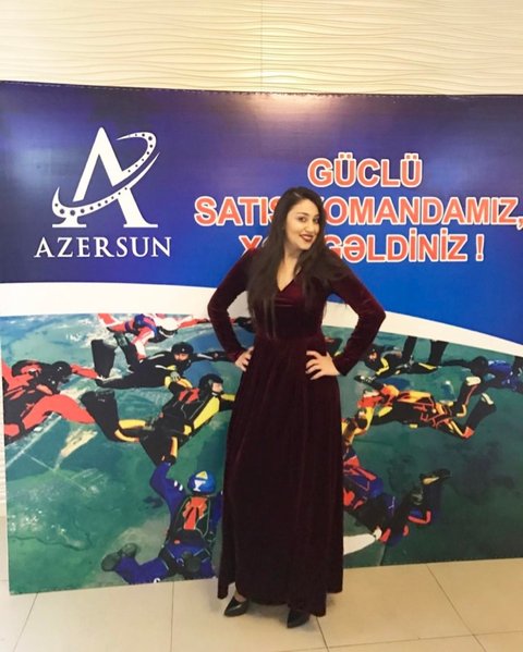 Azərbaycanlı müğənni Damla Instagram-ın fenomeninə çevrildi - FOTOLAR