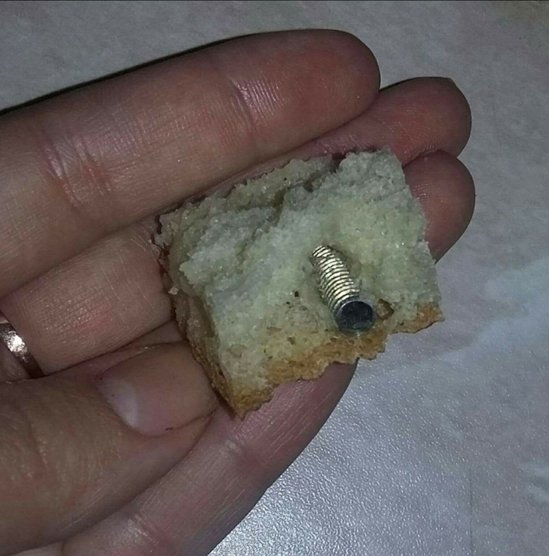 Bakıda ŞOK! Çörəyin içindən elə bir şey çıxdı ki... - FOTO