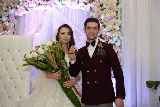 Birinci vitse-prezident Mehriban Əliyeva uşaq evində böyüyən gənclərə toy etdi- FOTOLAR