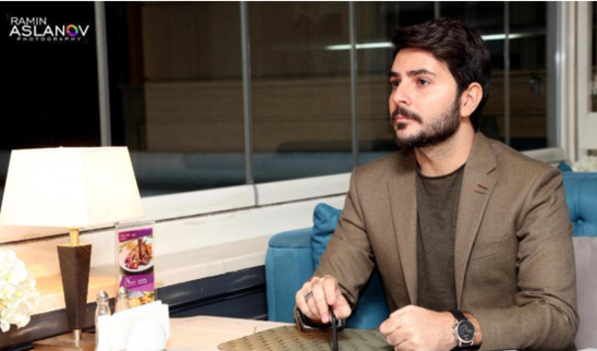 "Mənim dünyama yalnız ailəm daxildir": ata olmağa hazırlaşan azərbaycanlı müğənni