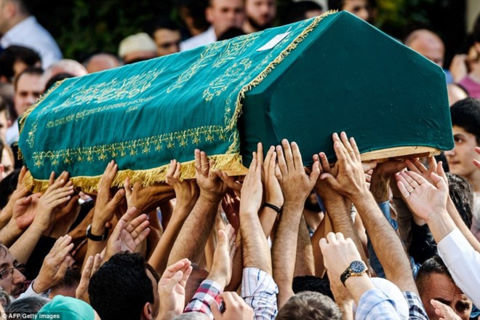 Azərbaycanlı məmura AĞIR İTKİ - atasını itirdi - FOTO