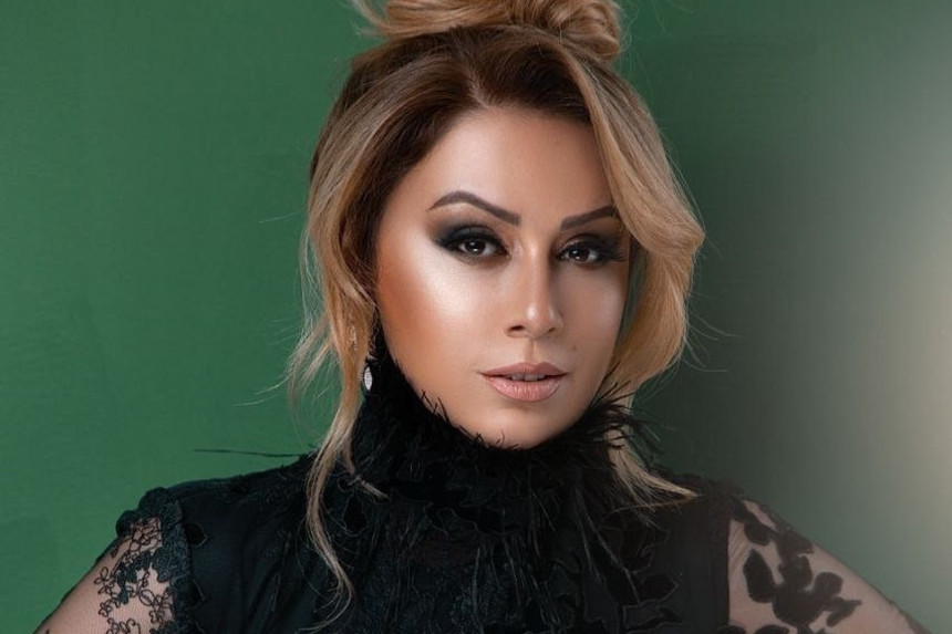 Roza Zərgərli ilin ilk fotosessiyasını təqdim etdi