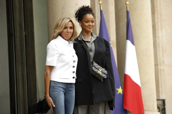 Rihannanın geyimini görən Fransanın birinci xanımı ŞOK OLDU - FOTOLAR+ VİDEO