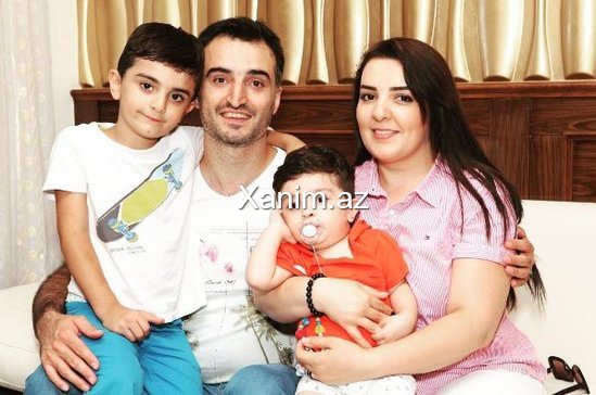 Azərbaycanlı məşhur müğənni yaraşıqlı əri və iki oğul övladı ilə - FOTOLAR