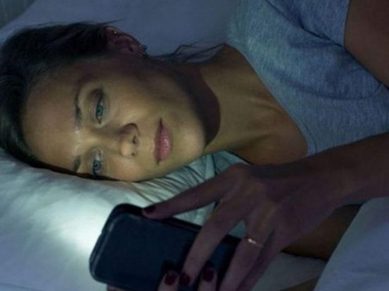 Smartfonla yatmağın ZİYANLARI