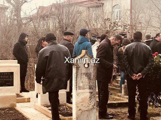 Görkəmli sənətkarımız SON MƏNZİLƏ belə yola salındı - DƏFNDƏN ÜRƏKDAĞLAYAN FOTOLAR