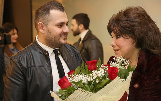 Məşhurlar qızları ilə klipə çəkildi