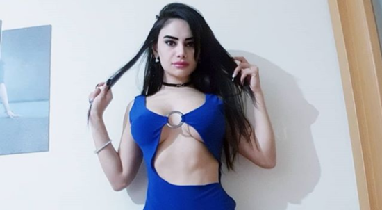 Naz özündən çıxdı: "Sallanmış sinənizi, qarğa burnunuzu..."