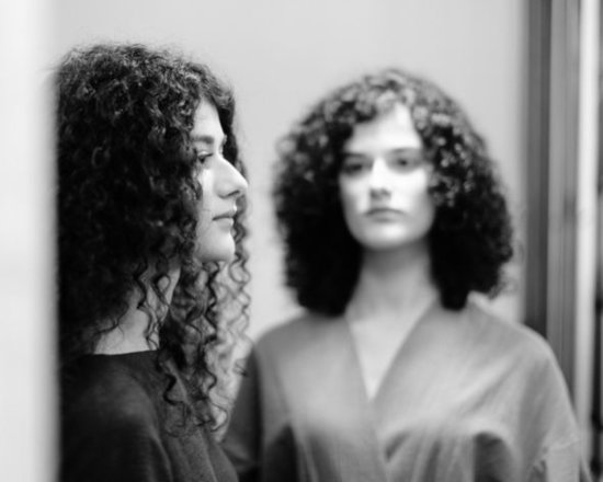 Əməkdar artistin əkiz qızları podiumda – FOTO + VİDEO