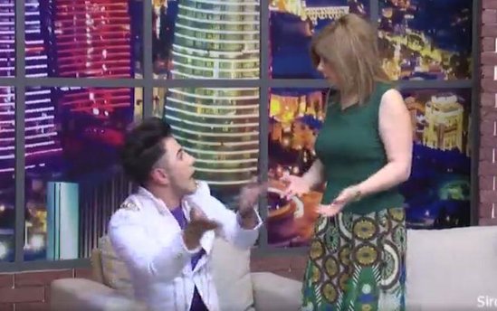 Efirdə biabırçılıq: "Sənin üçün uşaq deyiləm, ay gədə" - Video