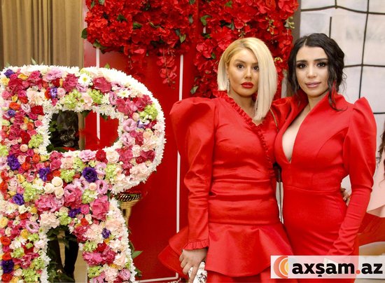 Rəqqasə ad günü etdi, hamı qırmızı geyindi - Fotolar