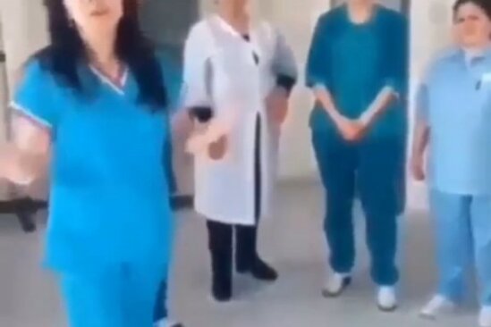 Afət Fərmanqızının mahnısını oxuyan tibb bacıları bu videoya görə işdən çıxarıldı - VİDEO