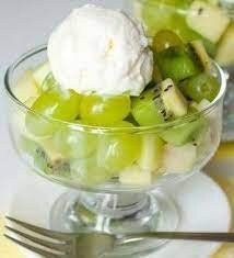 Yaşıl meyvəli dondurma salatı (foto resept)