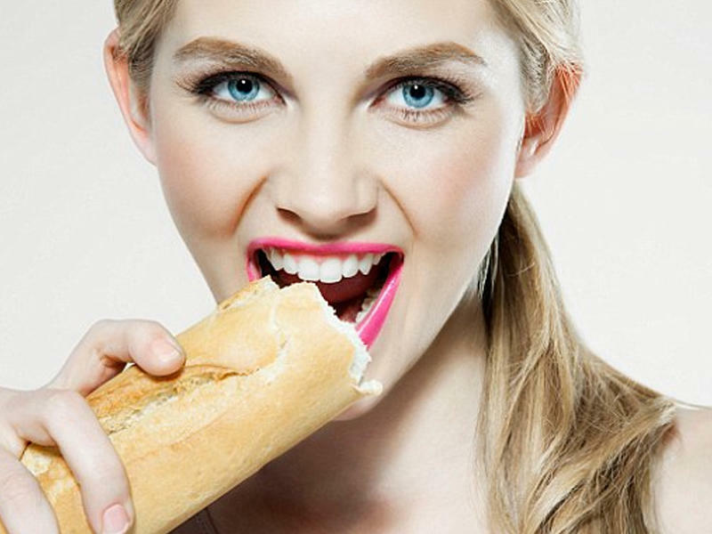Çörək yeyərkən diqqətli olun
