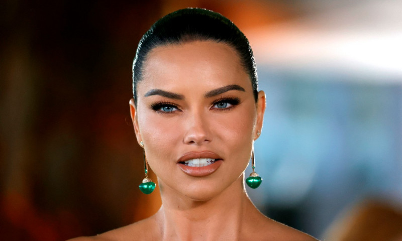 Adriana Lima tanınmaz halda – FOTOLAR