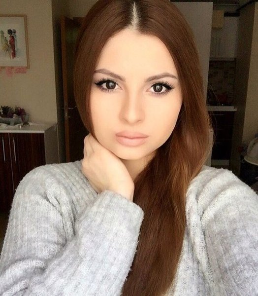 Əməkdar atistin özündən gözəl, cazibədar qızından YENİ FOTOLAR