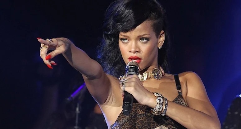 Rihannaya evlilik təklifi etdi, həbs olundu